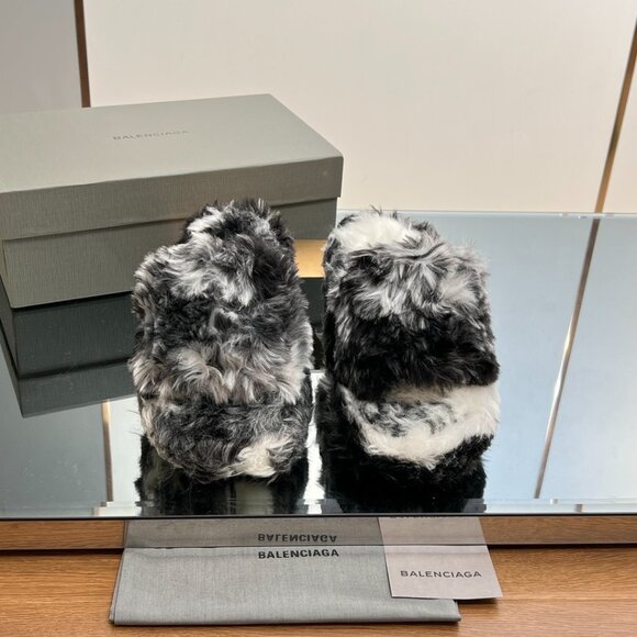 Balenciaga Furry Slide Sandals Black - Picture 3 of 9